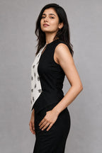 Contrast Bloom sleeveless Vest