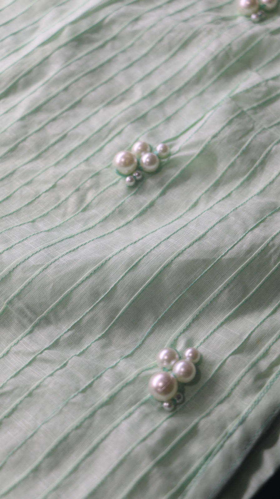 Pearl Pintuck Side-Tie  Mint Bib