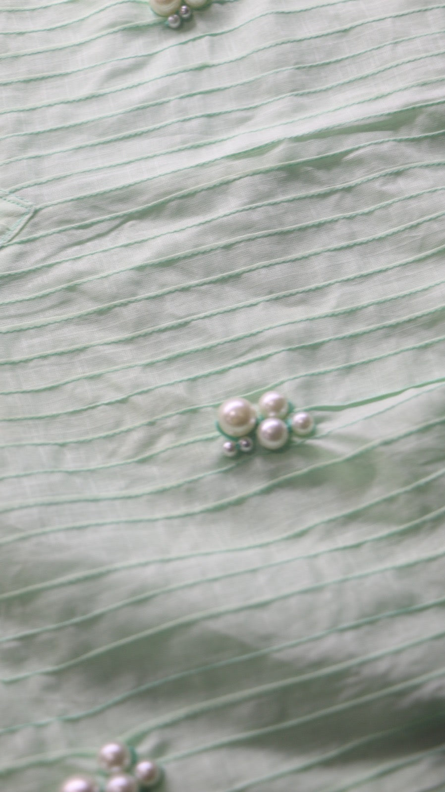 Pearl Pintuck Side-Tie  Mint Bib