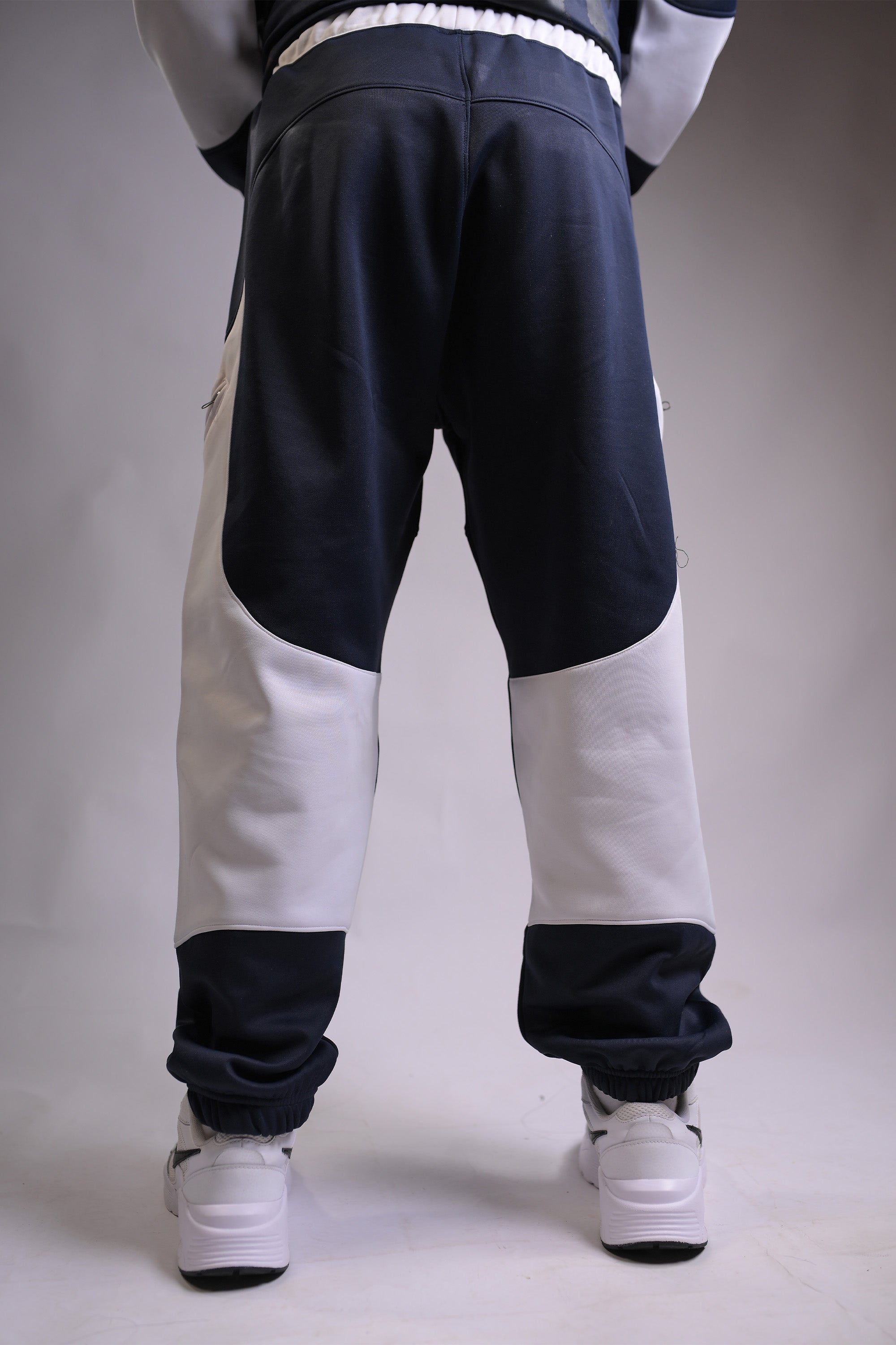 Dual-Tone Vortex Joggers – Navy & White