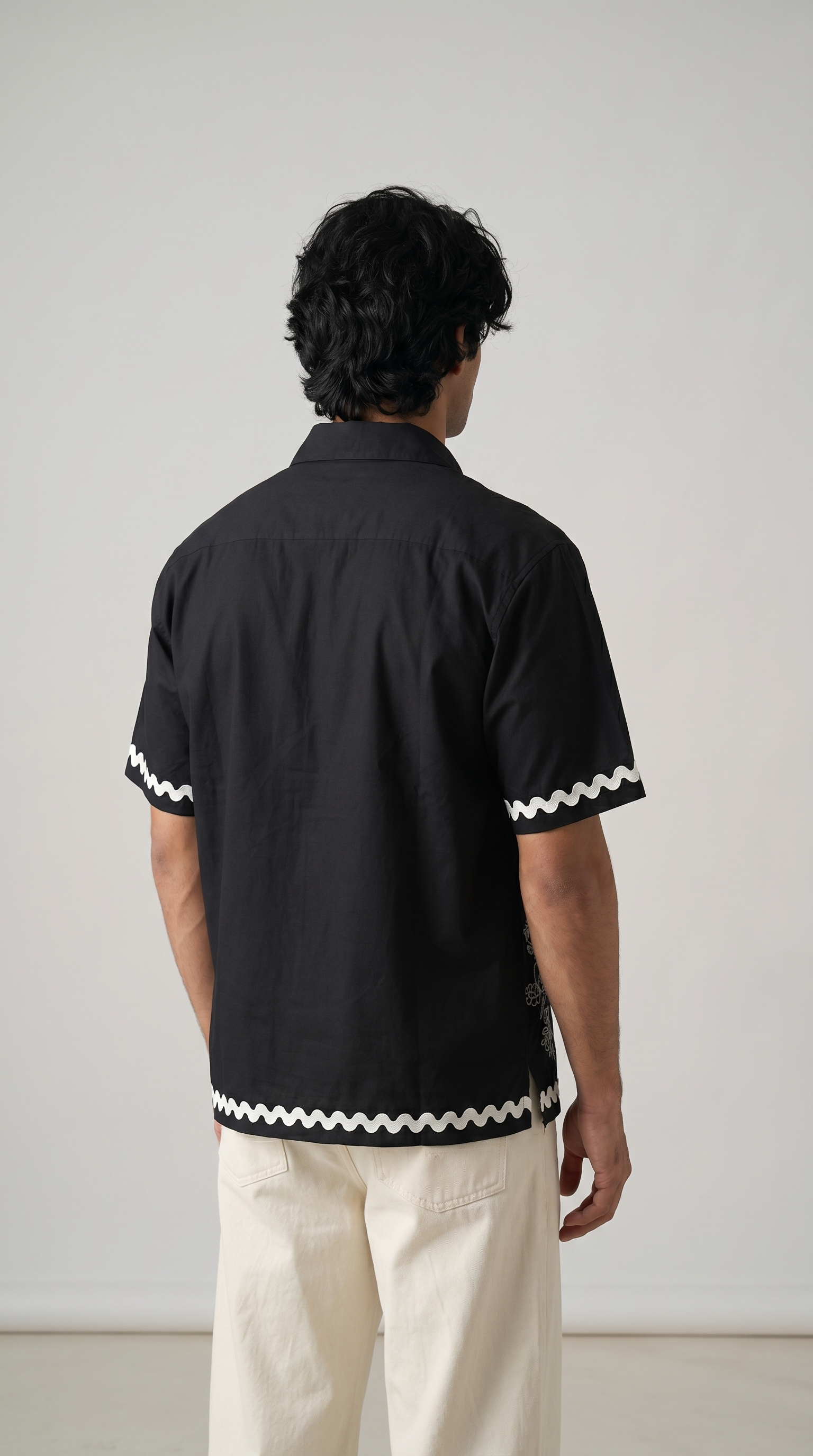 Ripple Line Embroidery Shirt