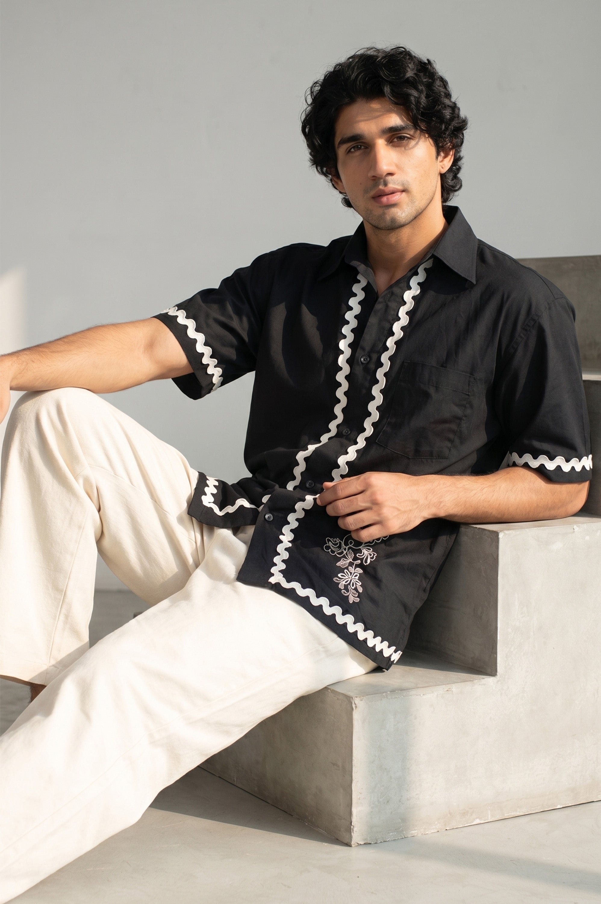Ripple Line Embroidery Shirt